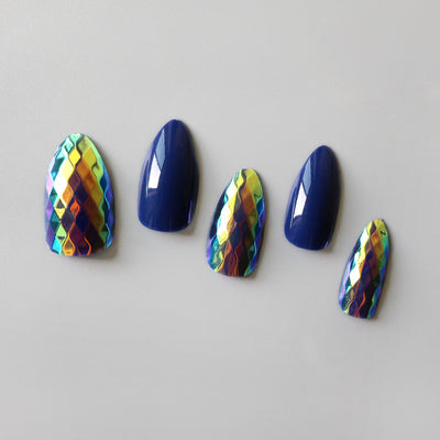 24 piece SCALES PRESS-ON NAILS FAKE NAILS Style:swirt Shape:almond Finish:glitter Length:medium Occasion:regular nails