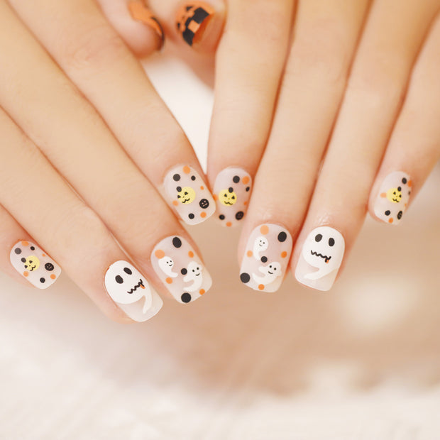 24 pieces HALLOWEEN PRESS-ON NAILS FAKE NAILS Style:rainbow Shape:round oval Finish:glossy Length: short Occasion: Halloween nails