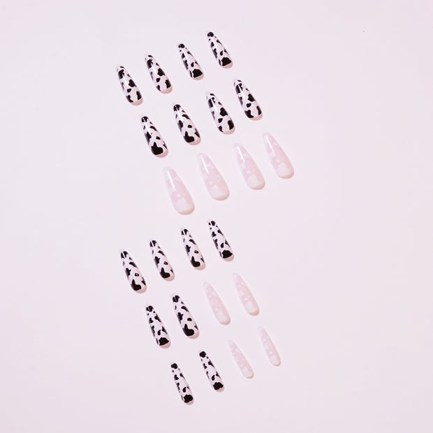 24 pieces DAIRY COWS PRESS-ON NAILS FAKE NAILS Style:classy Shape:coffin Finish:glossy Length:long Occasion:holiday nails