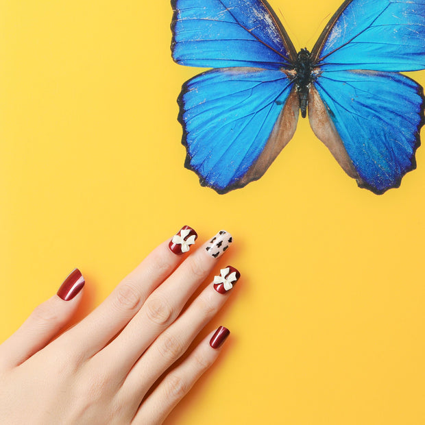 24 pieces Burgundy Bow Tie PRESS-ON NAILS FAKE NAILS Style:French Shape:oval Finish:glossy Length: short Occasion: regular nails